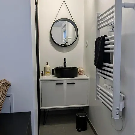 Romantique A Avec Parking Prive - Fr-1-585-168 Апартаменты *