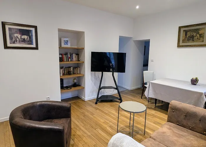 Romantique A Avec Parking Prive - Fr-1-585-168